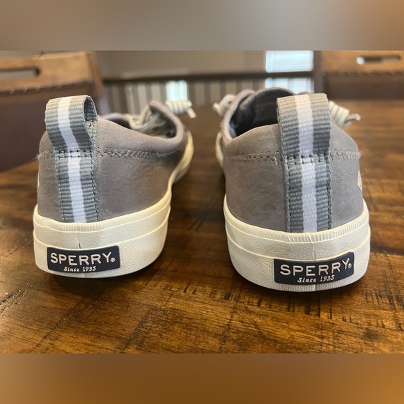 Sperry Crest Vibe Washable Leather Sneaker - Size 9 - Picture 4 of 7